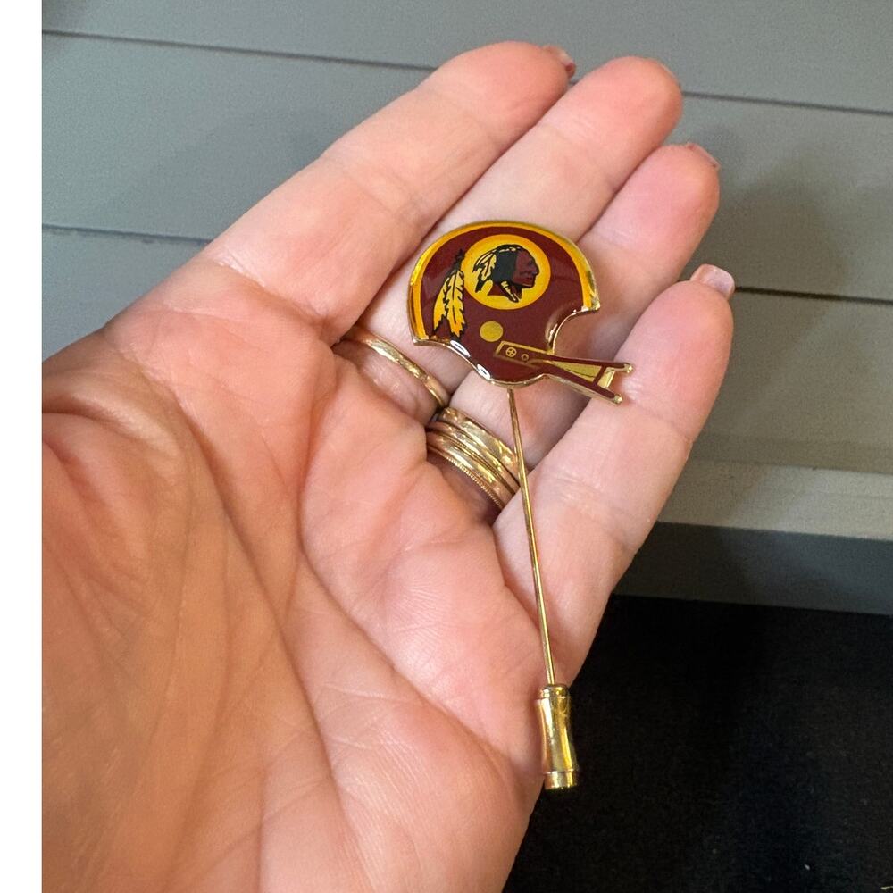 Vintage Washington Redskins Brooch & Stick Pin Set Football Helmet - Picture 6 of 7